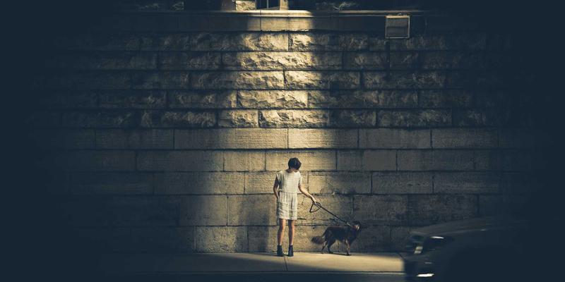 紫色风暴：道达广告如何通过视觉识别系统重塑品牌灵魂